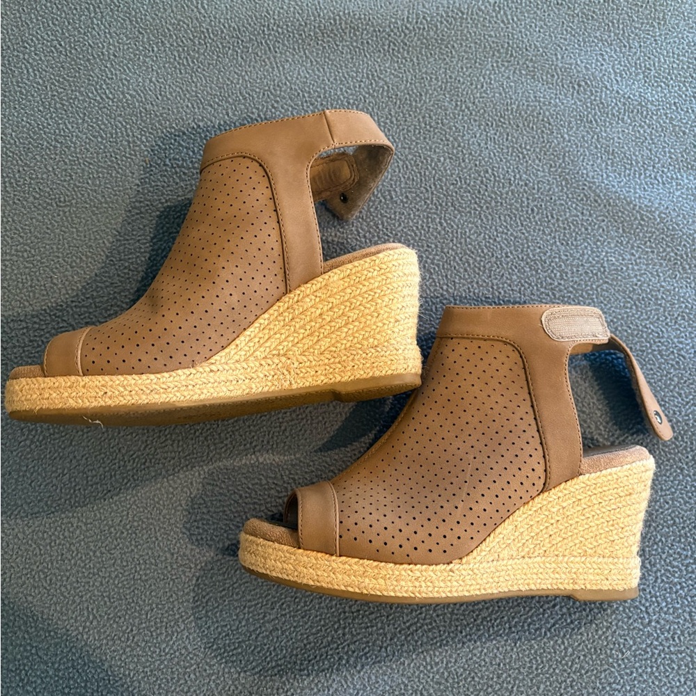 Brown/taupe Wedge Skecher Sandals